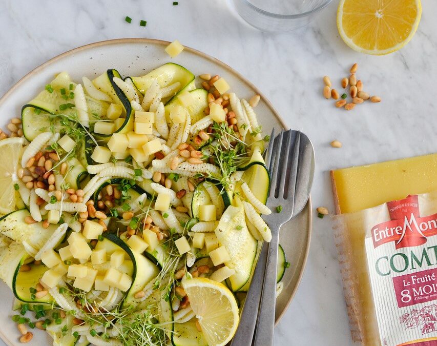 Simpele salade met rauwe courgette en Comté