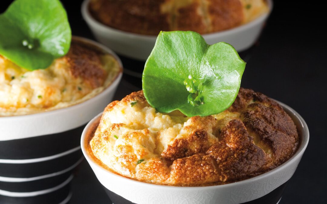 Soufflés met forel en Emmentaler